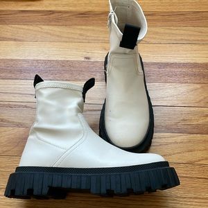 Zara girls boots size eu 33 or 1.5